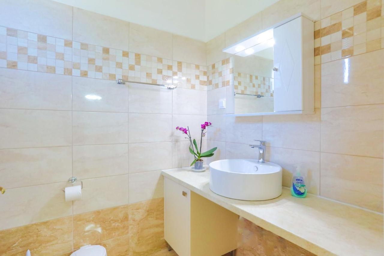 Fran Apartments Άγιος Σπυρίδωνας Εξωτερικό φωτογραφία